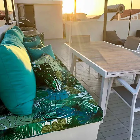 Veranda Panormo *
